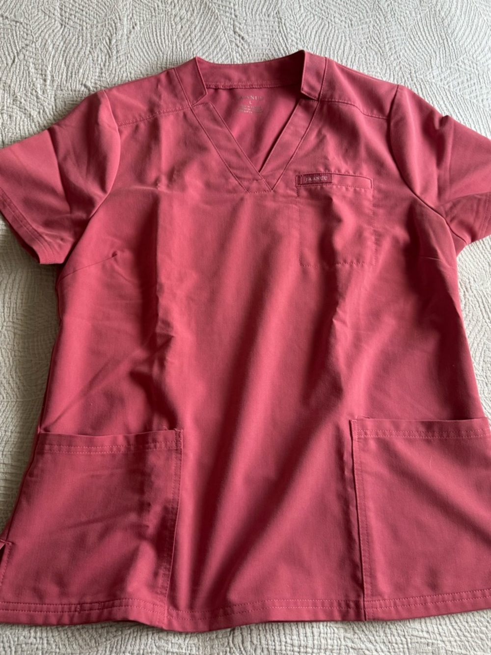 Jaanuu Women’s 3 Pocket Scrub Top